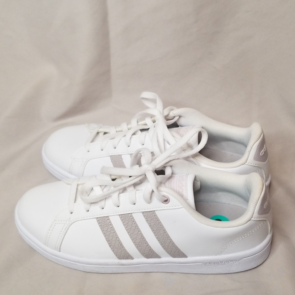 Adidas cloudfoam sneakers white grey stripe